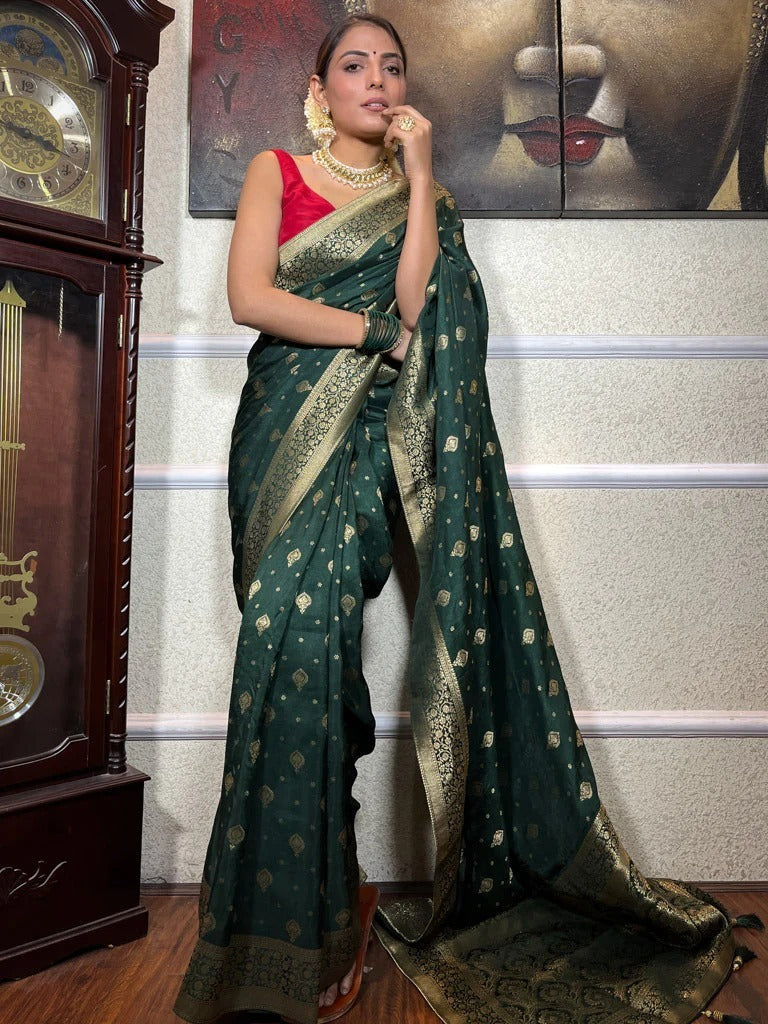 Majesty Dark Green Soft Silk Saree With Sensational Blouse Piece