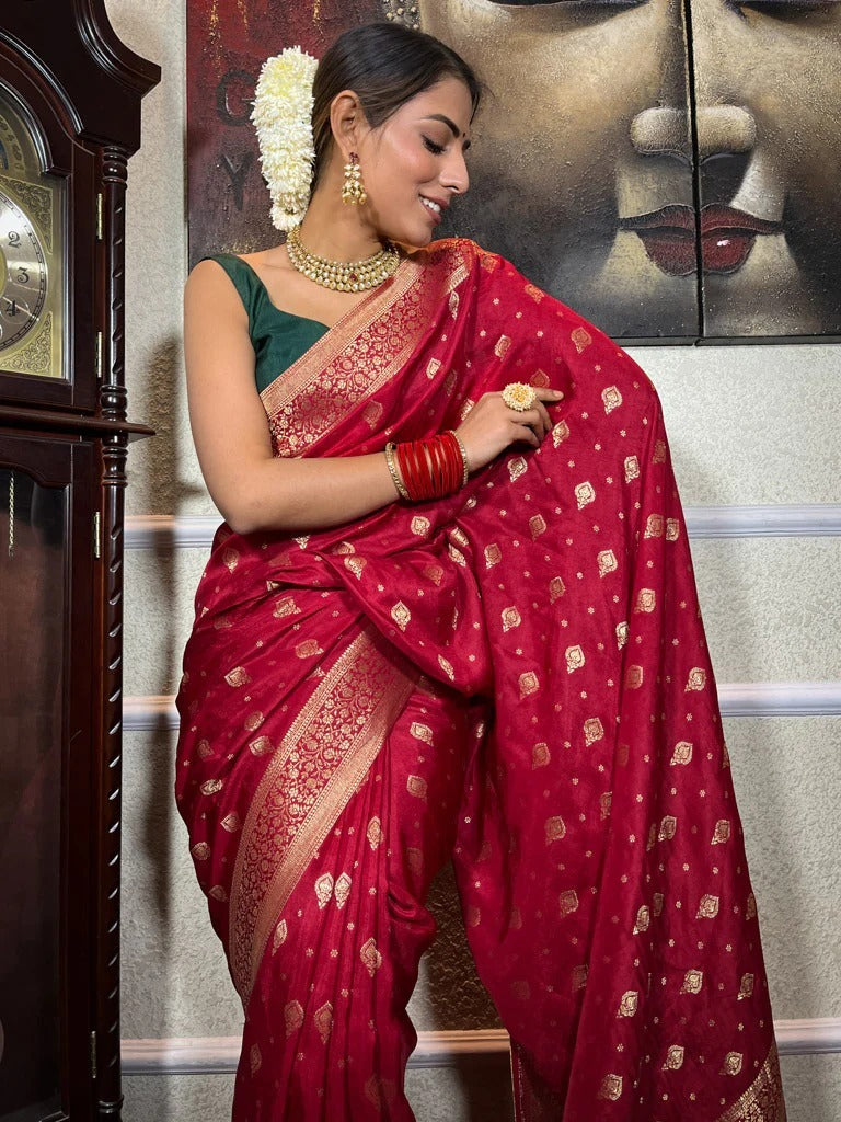 Sophisticated Red Soft Silk Saree With Fugacious Blouse Piece