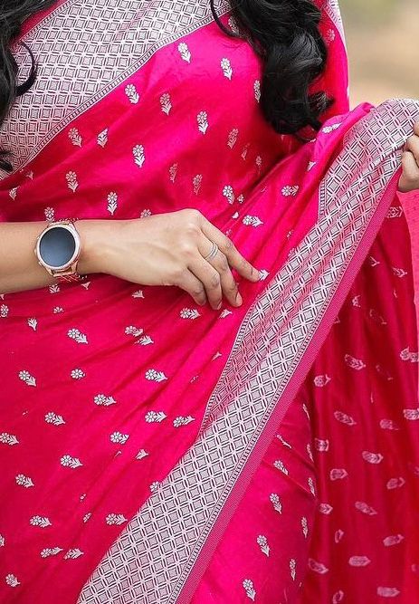 Wonderful Dark Pink Cotton Silk Saree With Mesmerising Blouse Piece