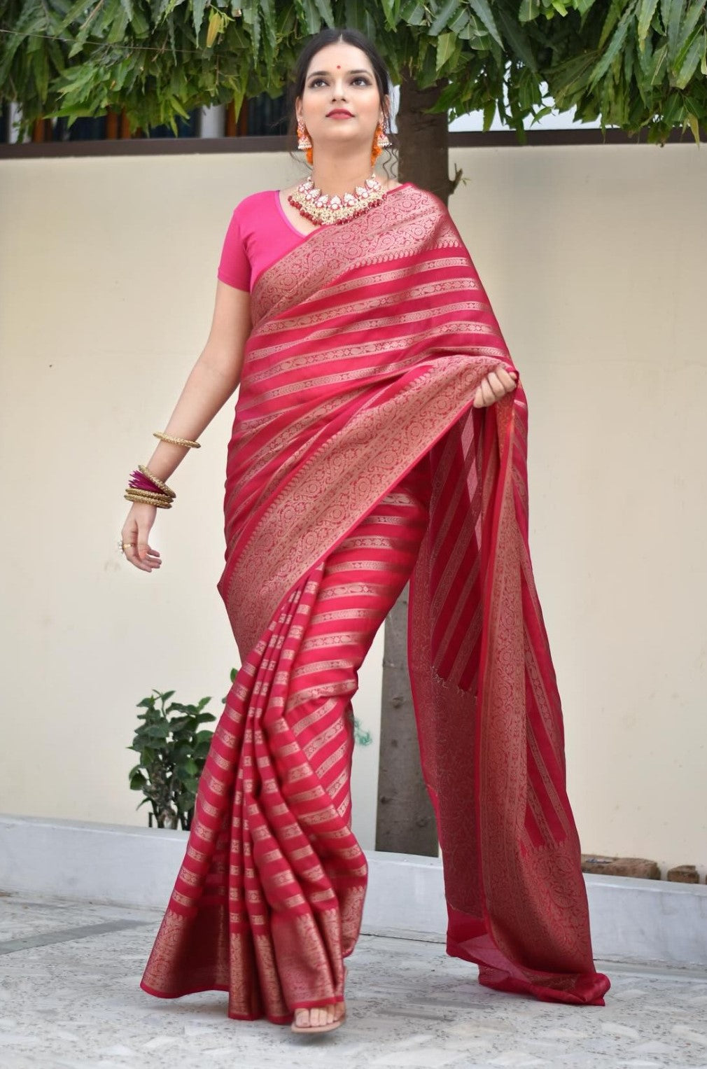 Gleaming Dark Pink Soft Silk Saree With Attractive Blouse Piece