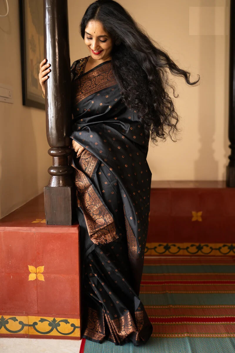 Trendy Black Soft Silk Saree With Innovative Blouse Piece