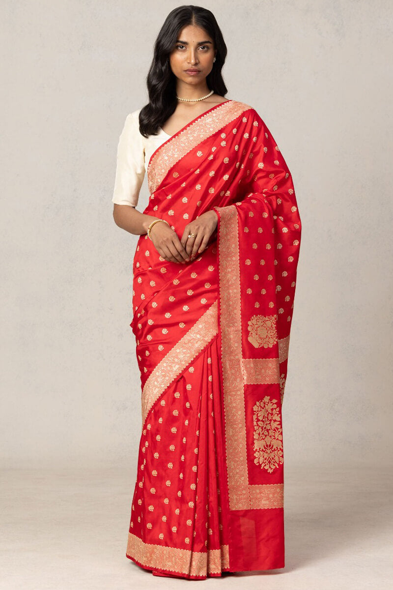 Exquisite Red Soft Silk Saree With Ethereal Blouse Pieced