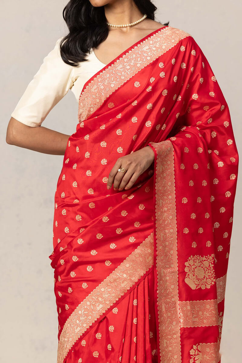 Exquisite Red Soft Silk Saree With Ethereal Blouse Pieced