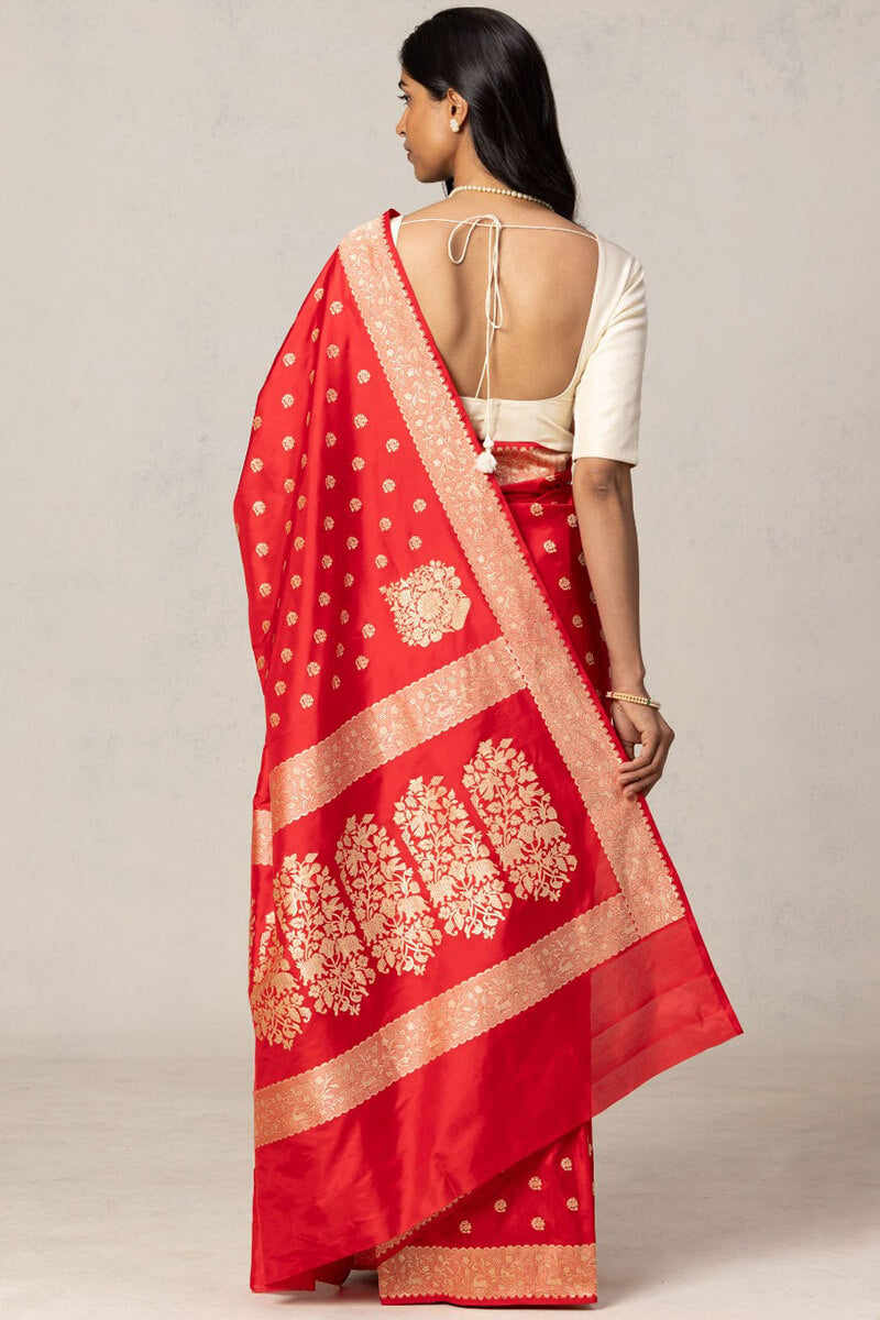 Exquisite Red Soft Silk Saree With Ethereal Blouse Pieced