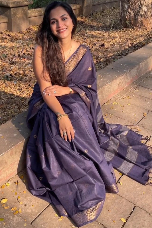 Prominent Purple Soft Silk Saree With Desirable Blouse Piece