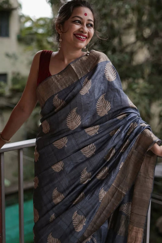 Ephemeral Grey Linen Silk Saree With Brood Blouse Piece