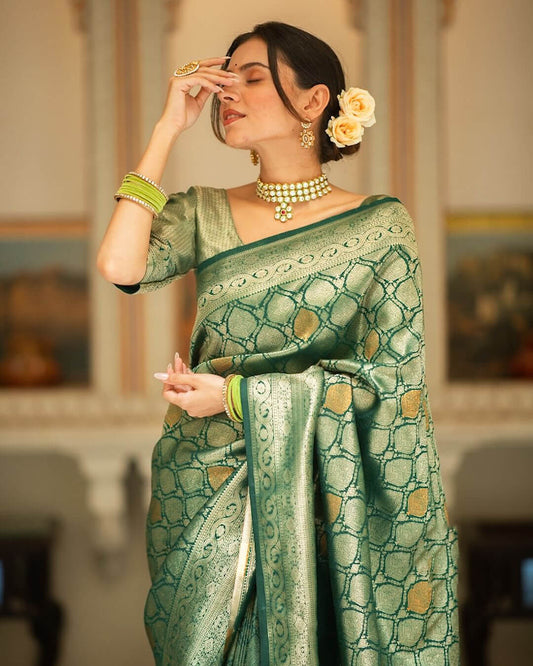 Skinny Green Soft Silk Saree With Extraordinary Blouse Piece