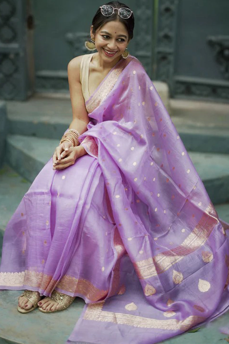 Refreshing Lavender Linen Silk Saree With Evocative Blouse Piece