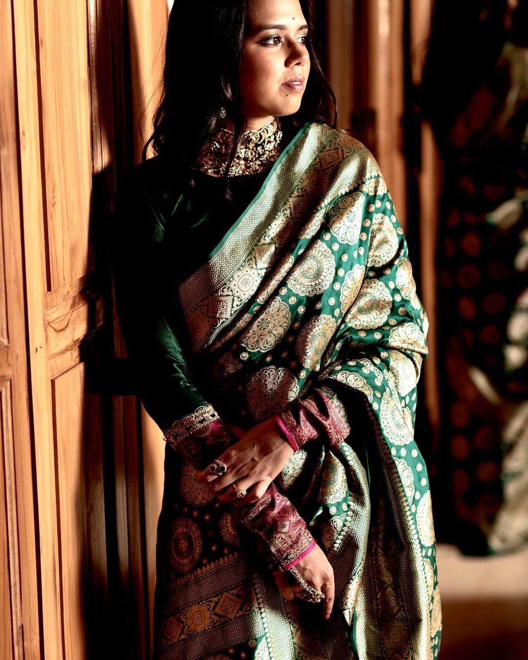 Scintilla Dark Green Soft Silk Saree With Delectable Blouse Piece