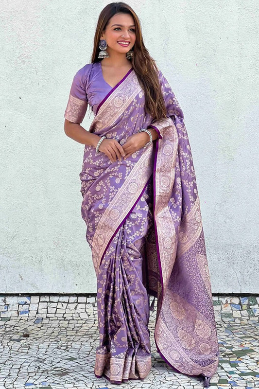 Gratifying Lavender Soft Silk Saree With Blooming Blouse Piece