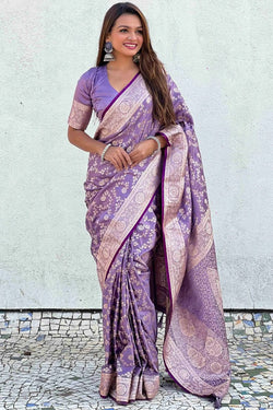 Gratifying Lavender Soft Silk Saree With Blooming Blouse Piece