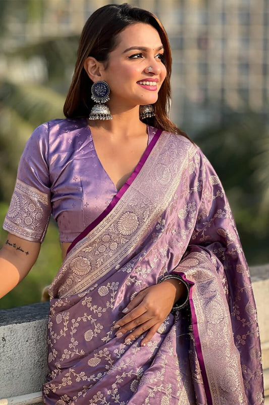 Gratifying Lavender Soft Silk Saree With Blooming Blouse Piece