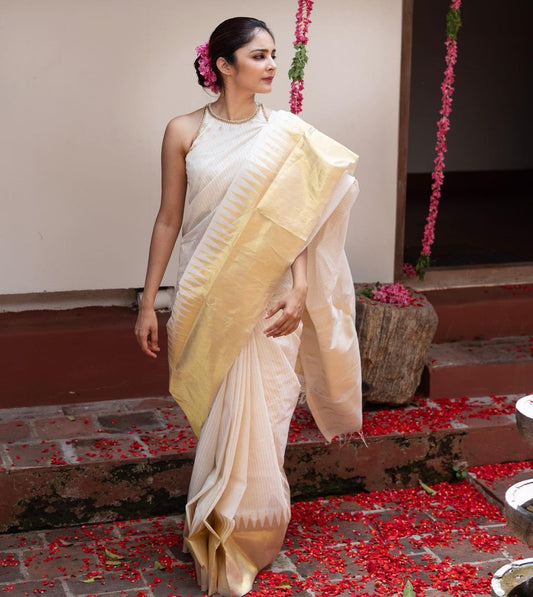 Delightful Off White Soft Silk Saree With Amazing Blouse Piece