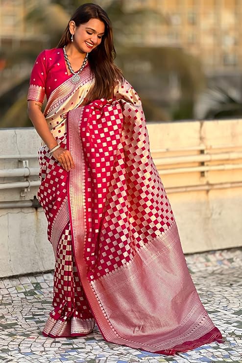 Rhapsody Dark Pink Soft Silk Saree With Scintillating Blouse Piece