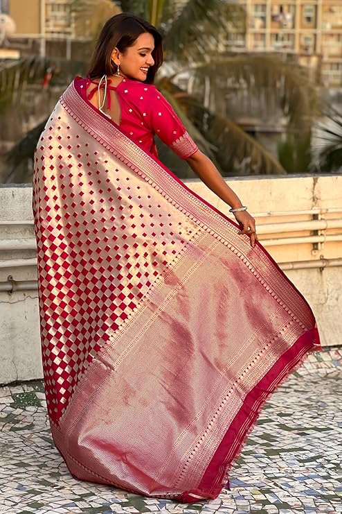 Rhapsody Dark Pink Soft Silk Saree With Scintillating Blouse Piece