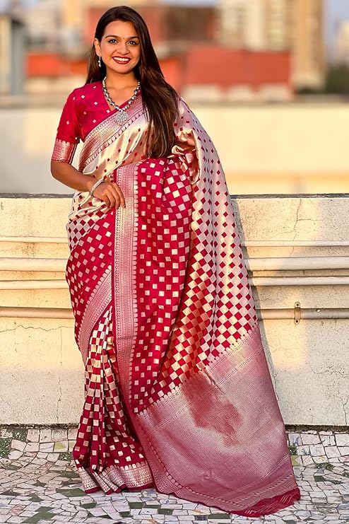 Rhapsody Dark Pink Soft Silk Saree With Scintillating Blouse Piece