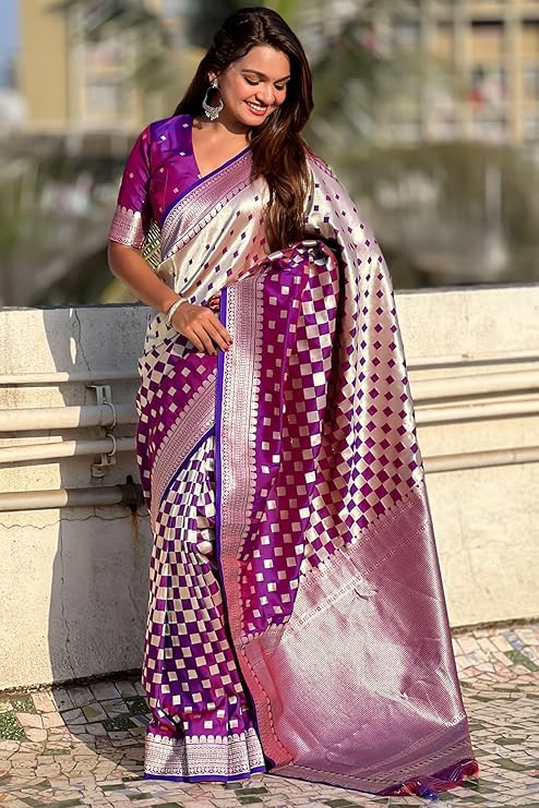 Staggering Purple Soft Silk Saree With Ephemeral Blouse Piece