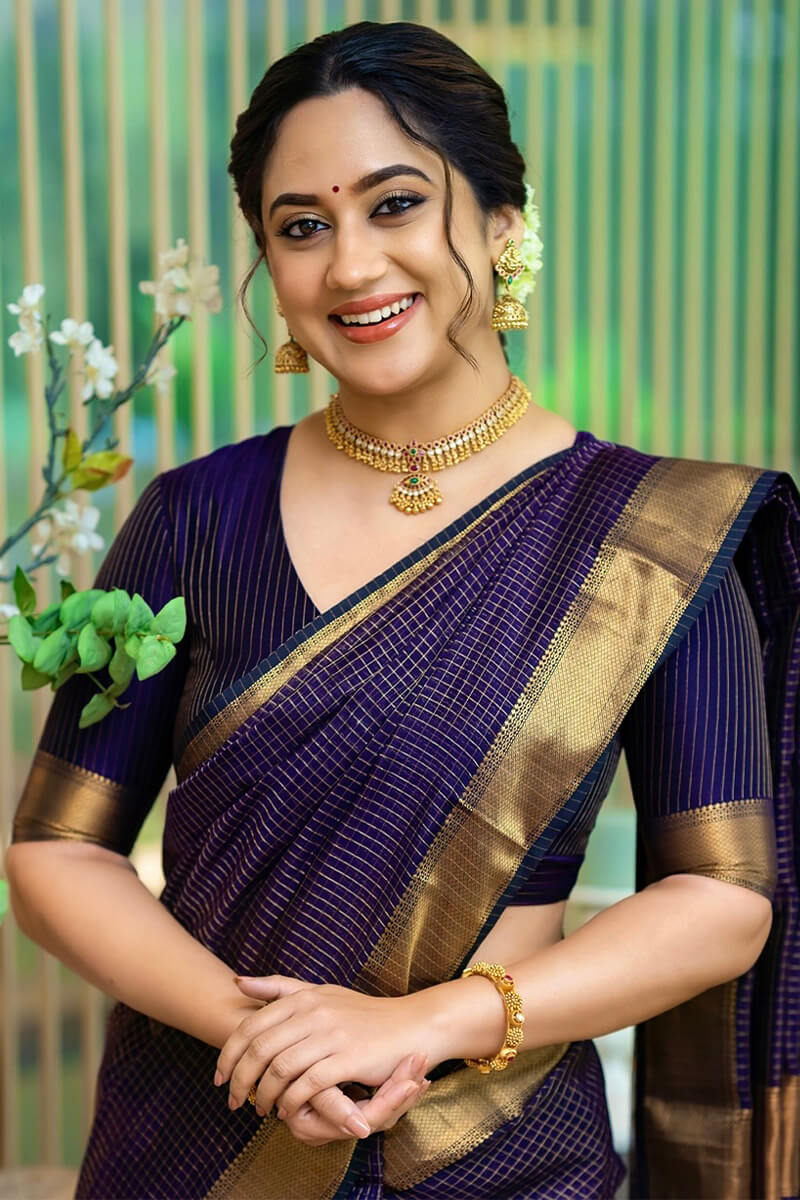 Twirling Navy Blue Soft Silk Saree With Refreshing Blouse Piece