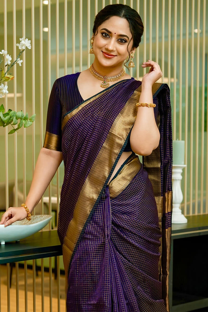Twirling Navy Blue Soft Silk Saree With Refreshing Blouse Piece
