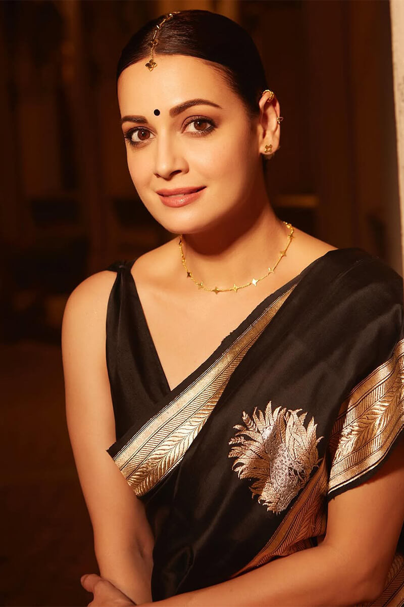 Phenomenal Black Soft Silk Saree With Outstanding Blouse Piece