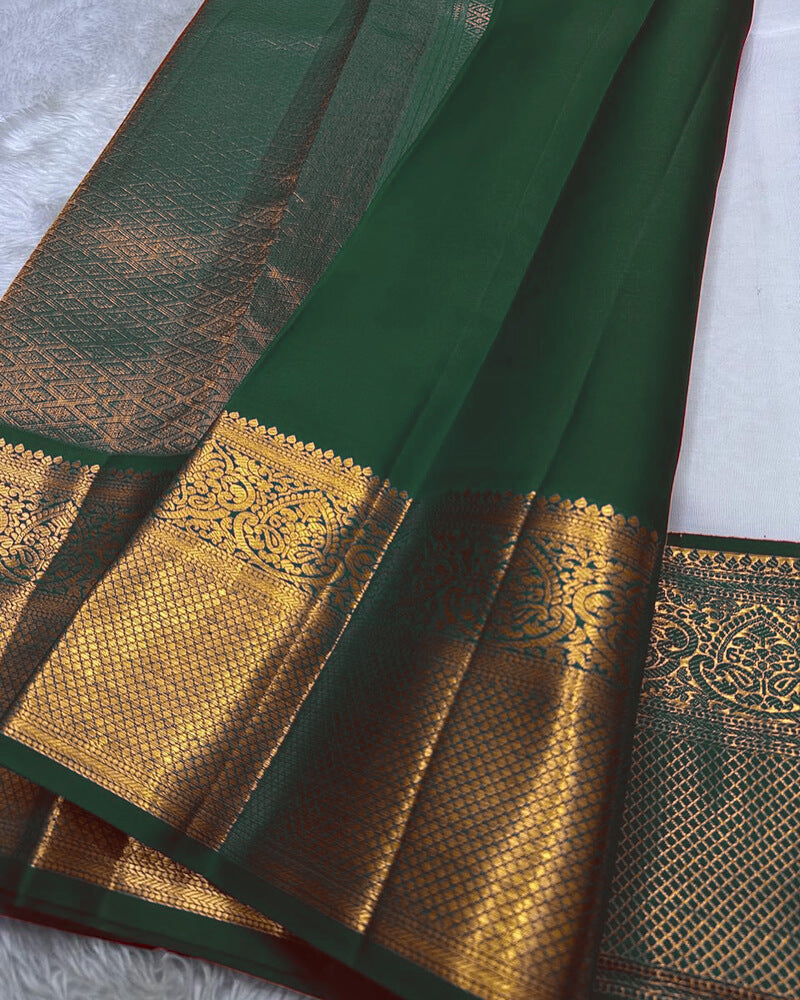 Lagniappe Beige Soft Silk Saree With Enthralling Blouse Piece