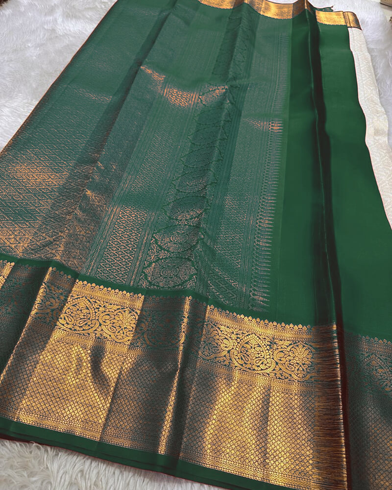 Lagniappe Beige Soft Silk Saree With Enthralling Blouse Piece