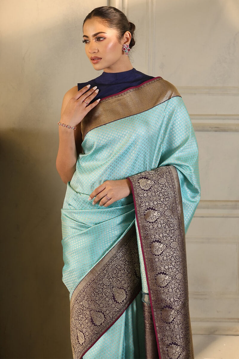 Vivacious Firozi Soft Silk Saree With Staring Blouse Piece