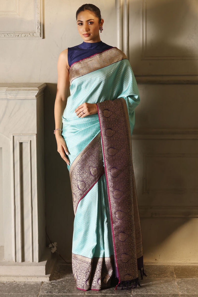 Vivacious Firozi Soft Silk Saree With Staring Blouse Piece