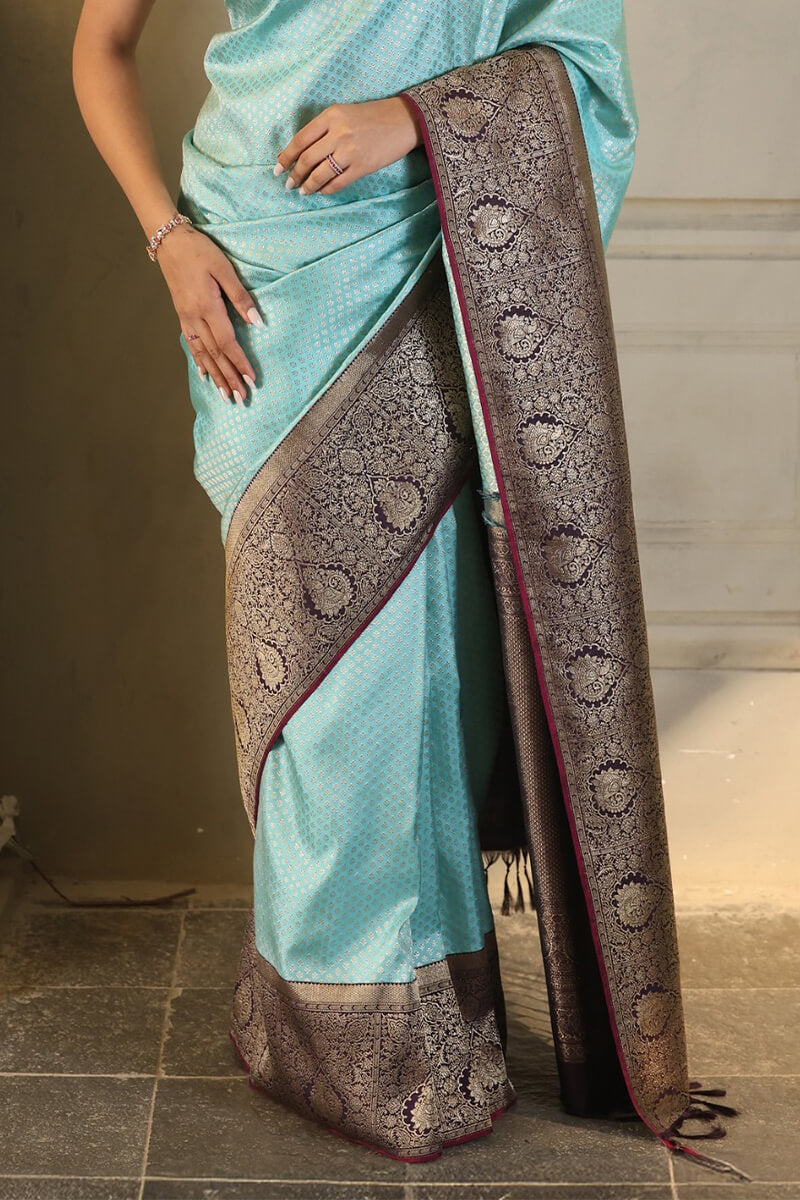 Vivacious Firozi Soft Silk Saree With Staring Blouse Piece