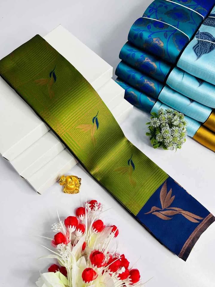 Exquisite Green Soft Banarasi Silk Saree With Divine Blouse Piece