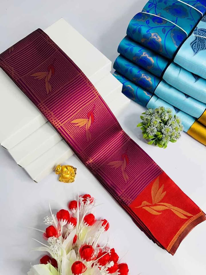 Epiphany Purple Soft Banarasi Silk Saree With Inspiring Blouse Piece