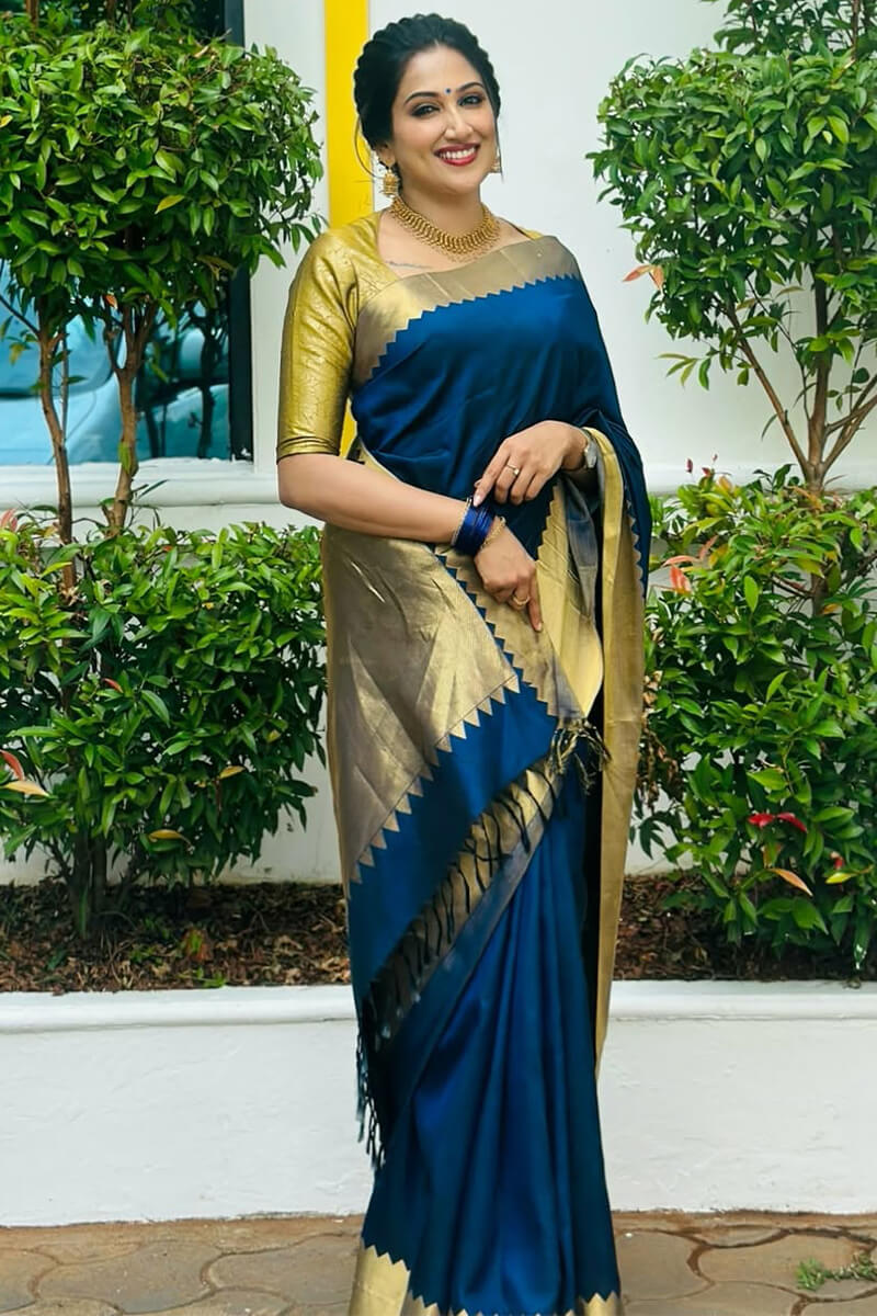 Glowing Navy Blue Soft Silk Saree With Panoply Blouse Piece