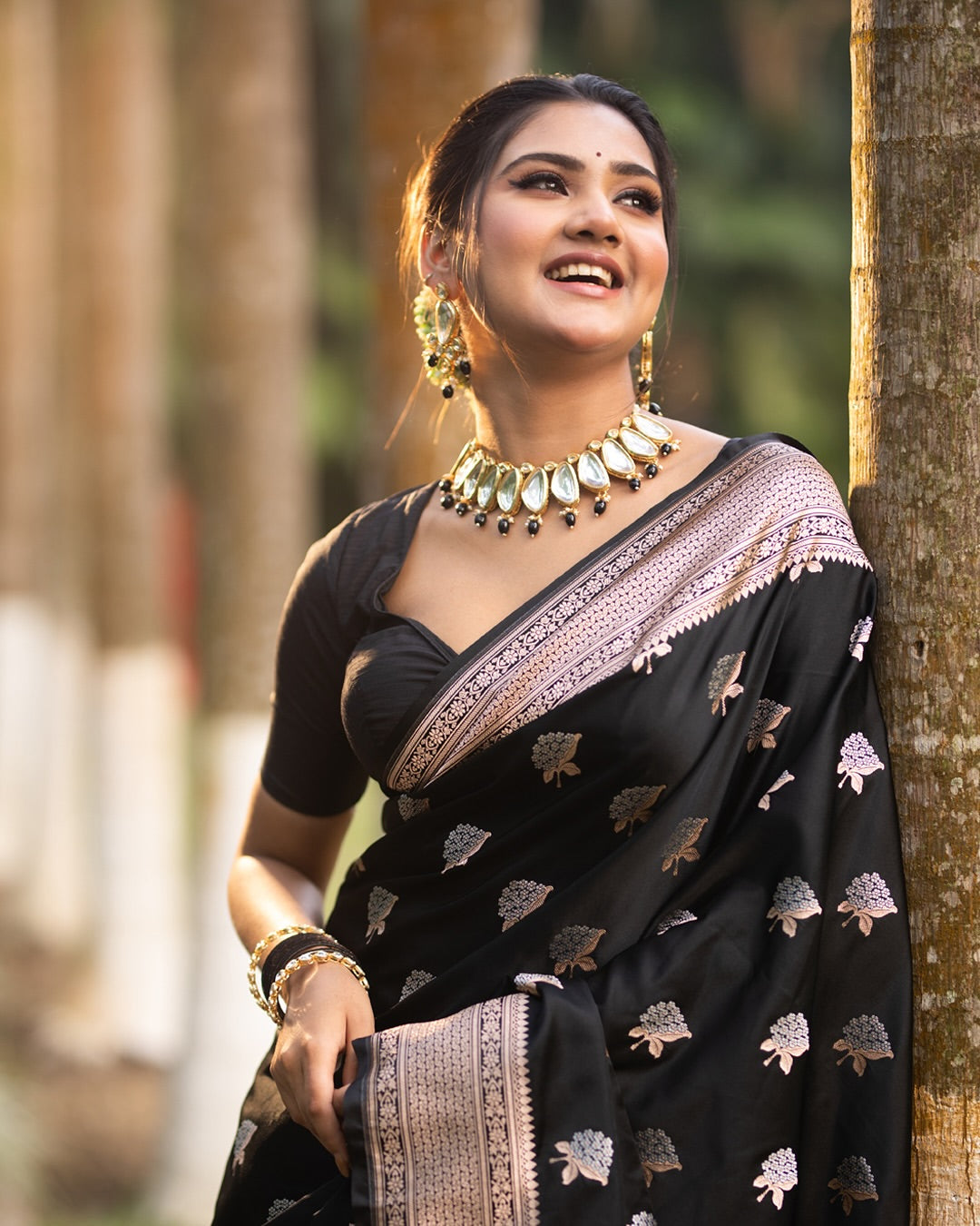 Pleasurable Black Soft Silk Saree With Glamorous Blouse Piece