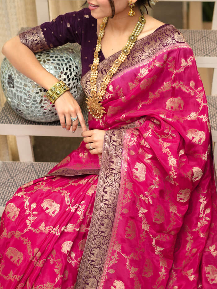 Mesmerising Dark Pink Soft Silk Saree With Embrocation Blouse Piece