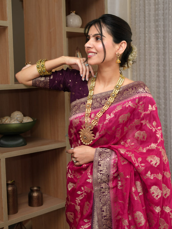 Mesmerising Dark Pink Soft Silk Saree With Embrocation Blouse Piece
