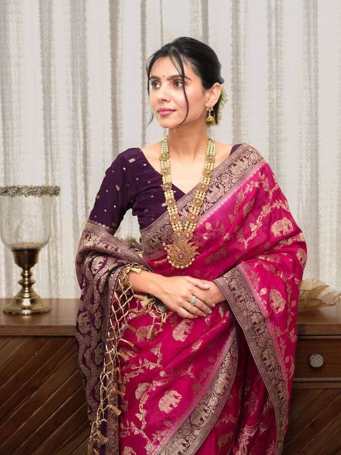 Mesmerising Dark Pink Soft Silk Saree With Embrocation Blouse Piece