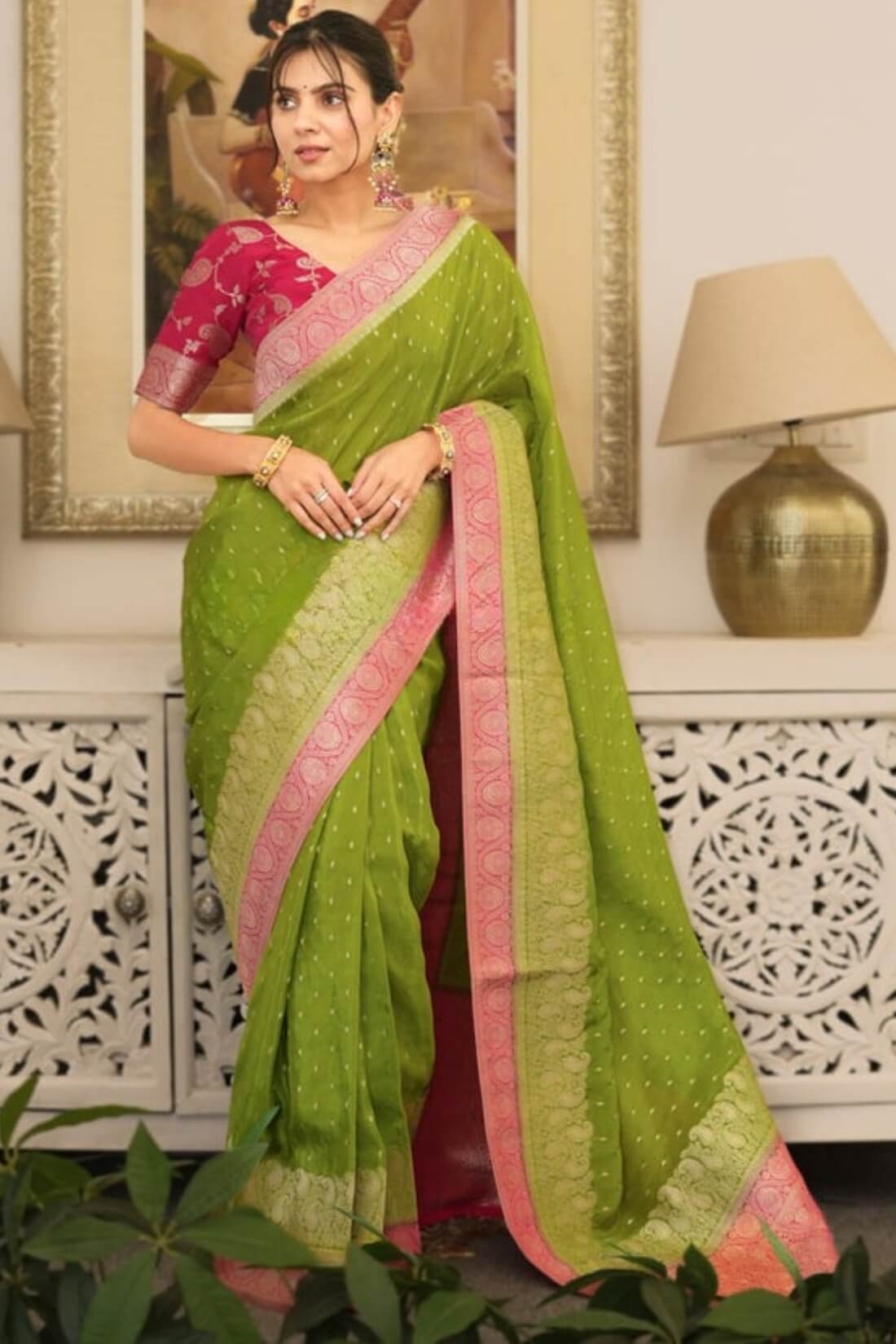 Pulsating Green Soft Silk Saree With Murmurous Blouse Piece