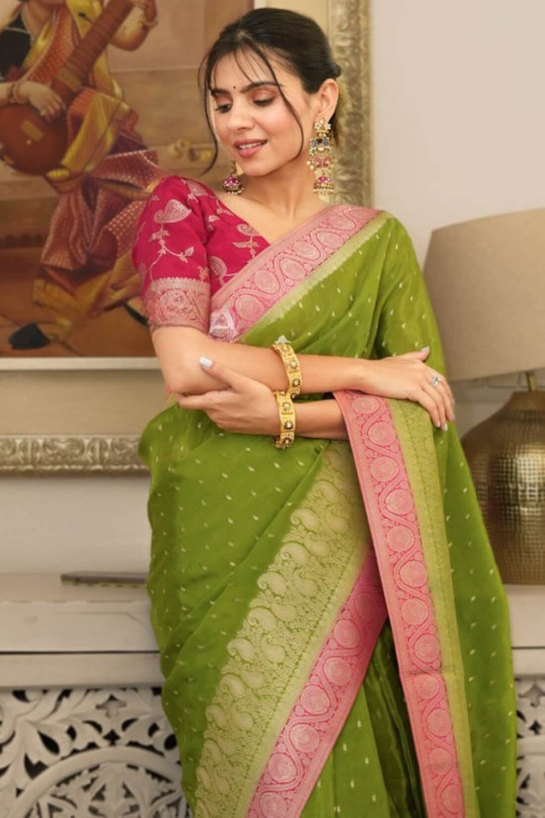 Pulsating Green Soft Silk Saree With Murmurous Blouse Piece
