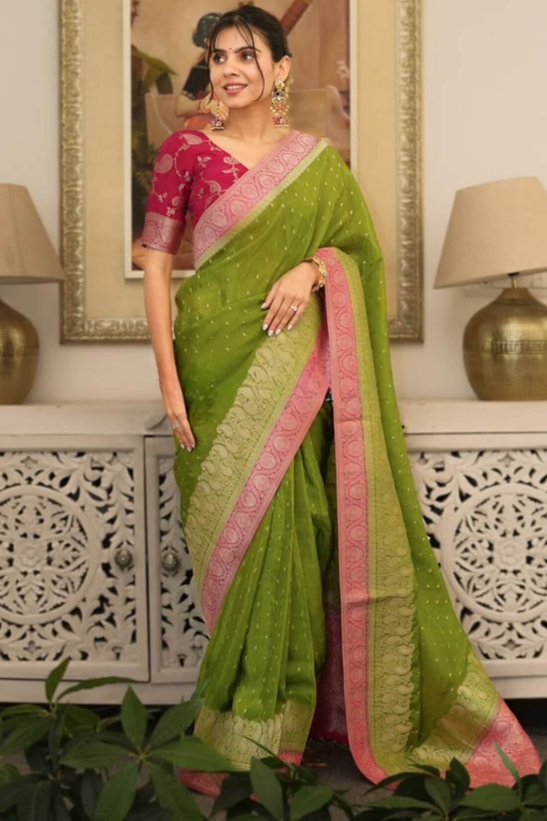 Pulsating Green Soft Silk Saree With Murmurous Blouse Piece