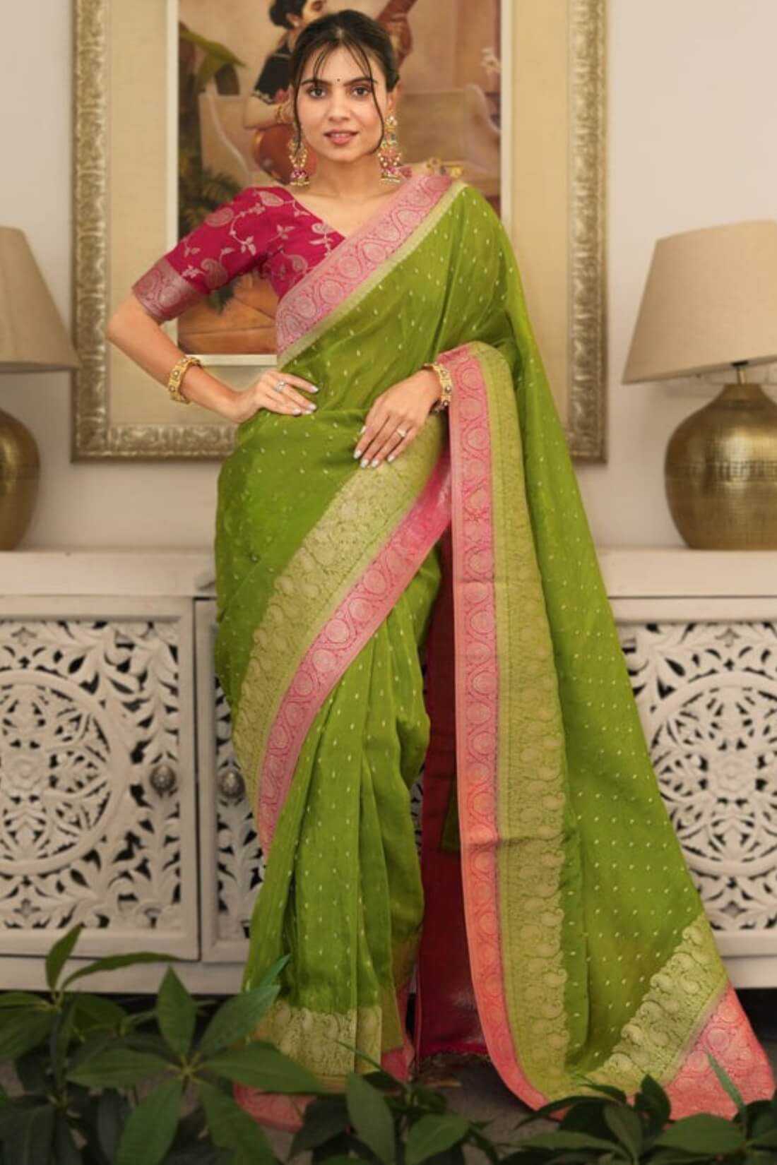 Pulsating Green Soft Silk Saree With Murmurous Blouse Piece