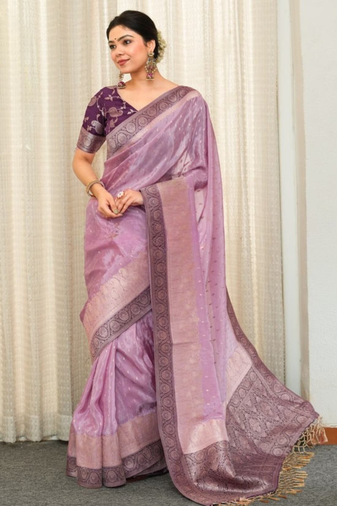 Lassitude Lavender Soft Silk Saree With Beguiling Blouse Piece