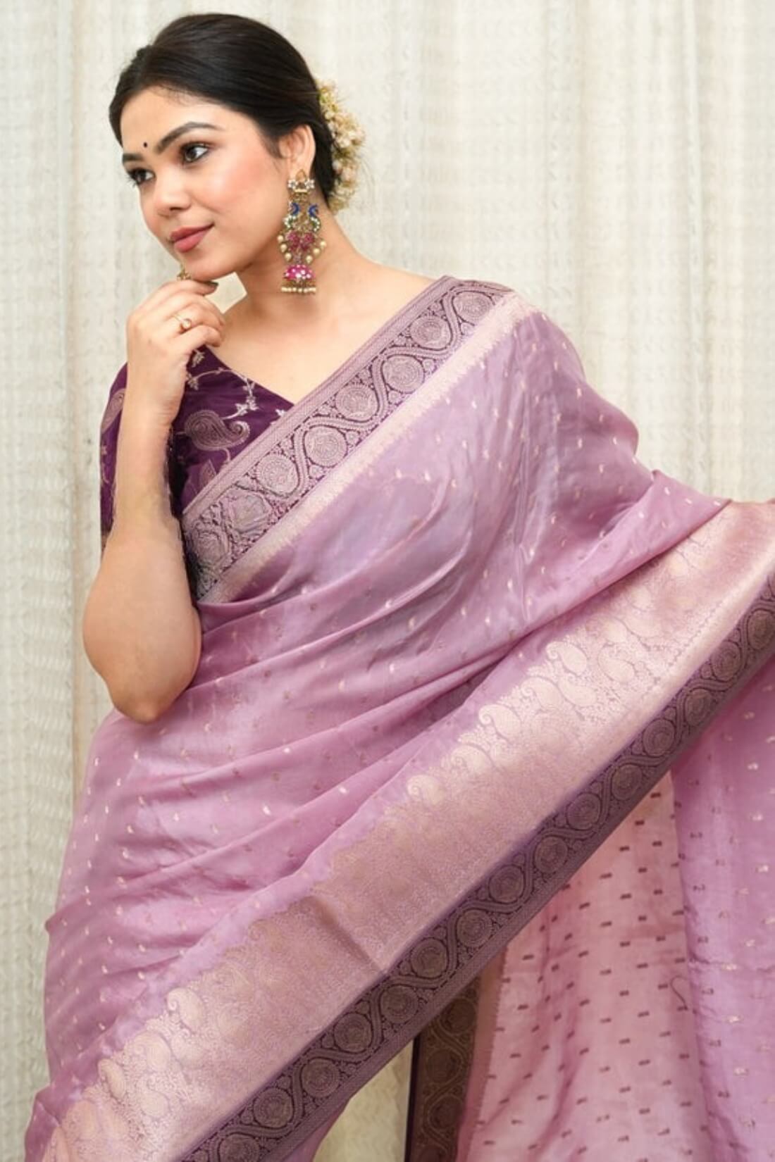 Lassitude Lavender Soft Silk Saree With Beguiling Blouse Piece