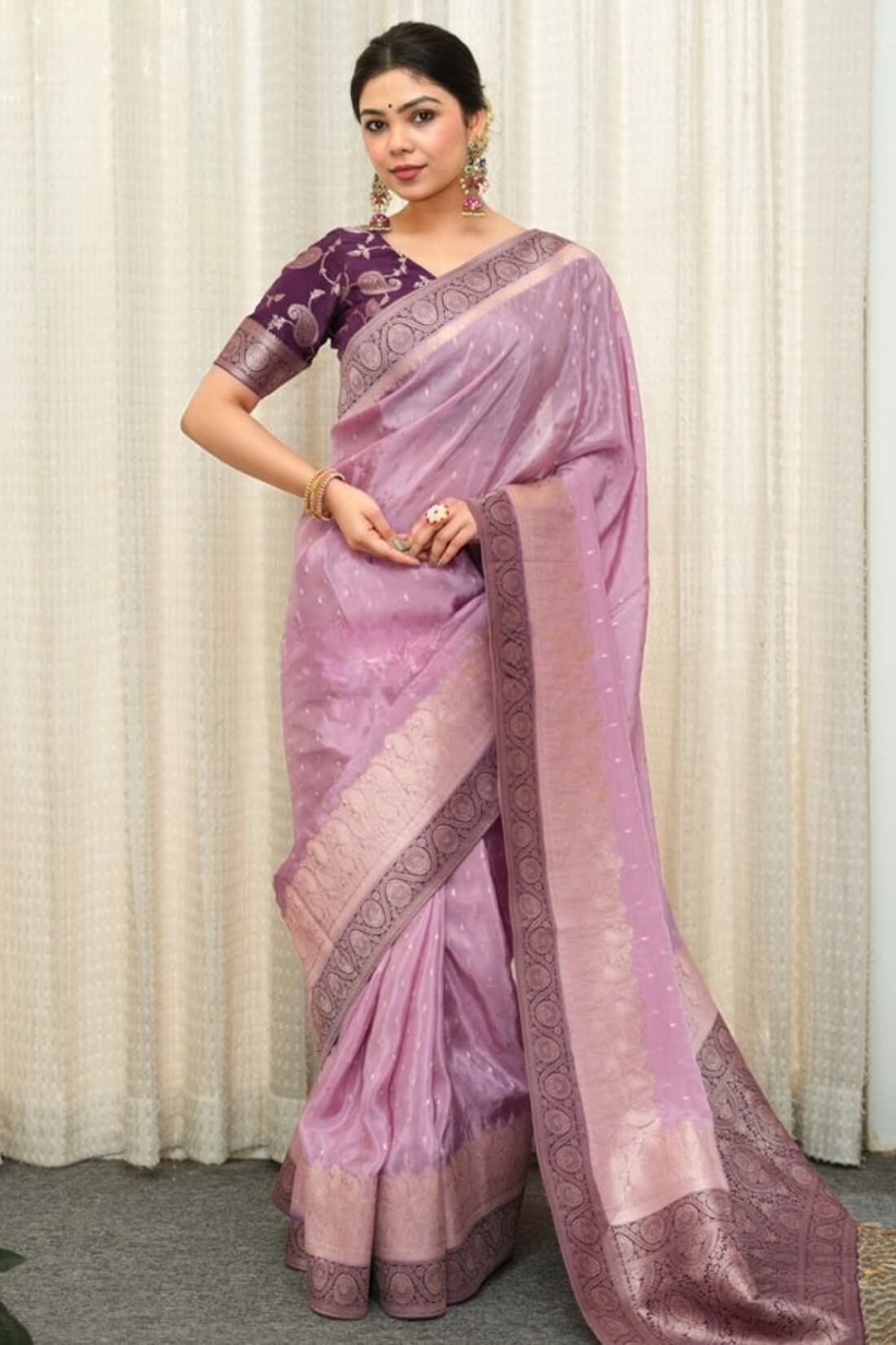 Lassitude Lavender Soft Silk Saree With Beguiling Blouse Piece