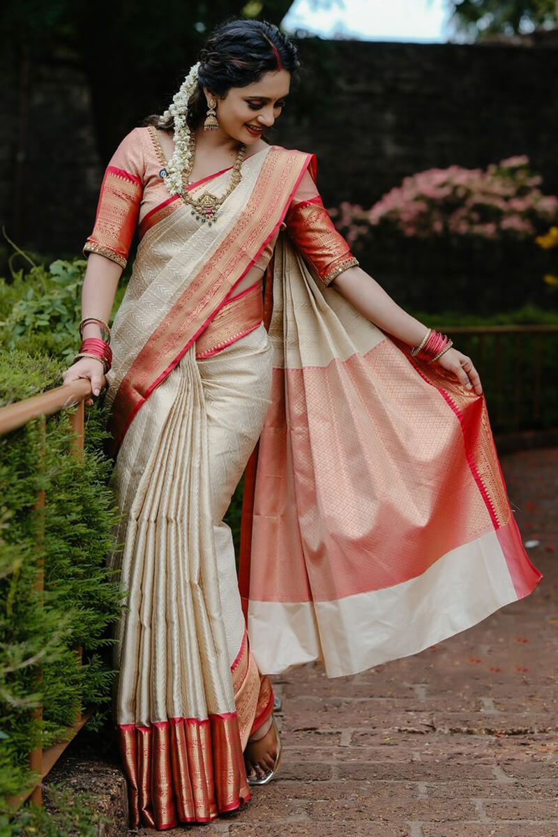 Arresting Beige Soft Silk Saree With Sophisticated Blouse Piece