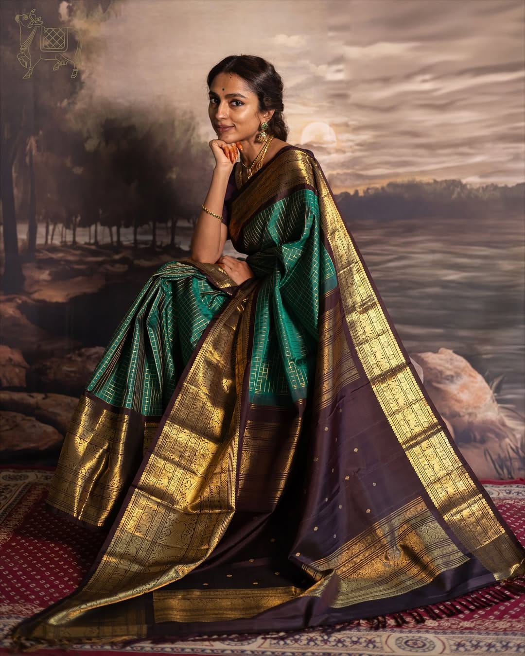 Flameboyant Rama Soft Silk Saree With Staggering Blouse Piece