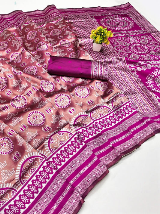 Sizzling Magenta Pure Zari Weaving Banarasi Silk Saree With Adorning Blouse Piece