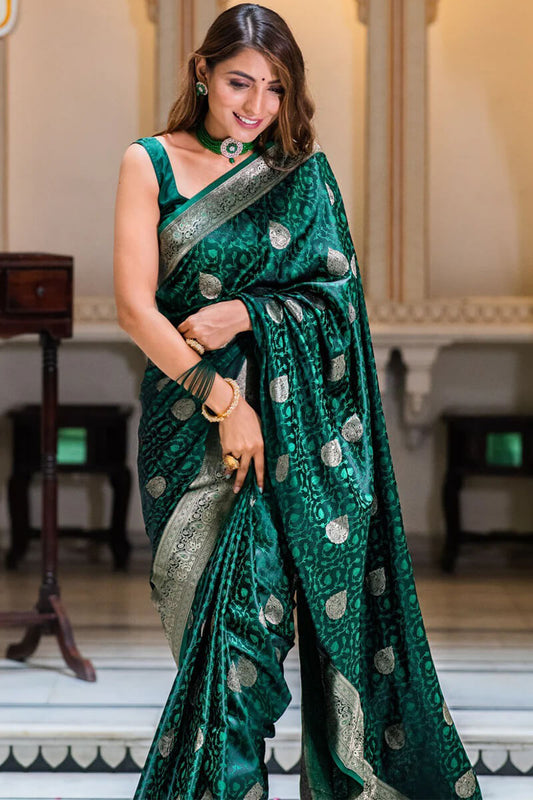 Diaphanous Dark Green Soft Silk Saree With Evanescent Blouse Piece