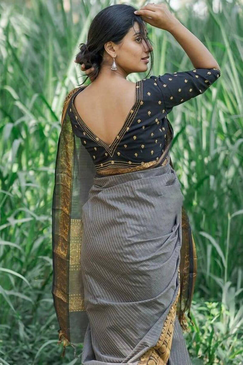 Ineffable Grey Soft Silk Saree With Adoring Blouse Pieced