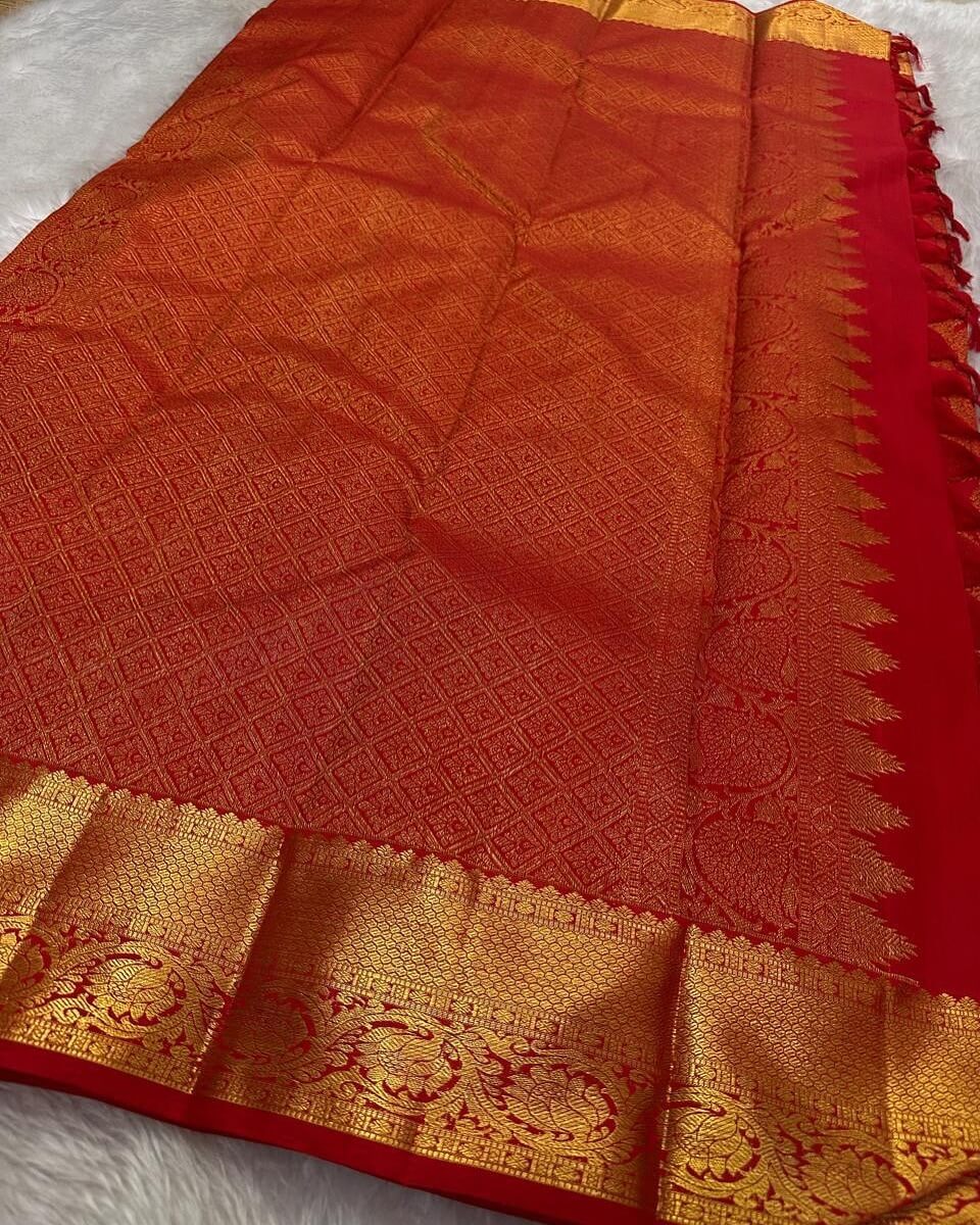 Wonderful Red Soft Banarasi Silk Saree With Mesmerising Blouse Piece