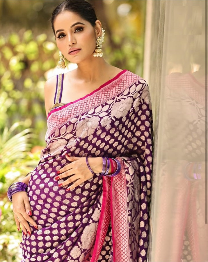 Mellifluous Purple Soft Silk Saree With Eclat Blouse Piece